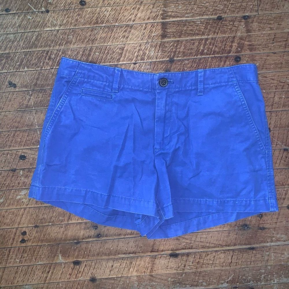 Gap blue flat front size 4 chino preppy vacationcore shorts